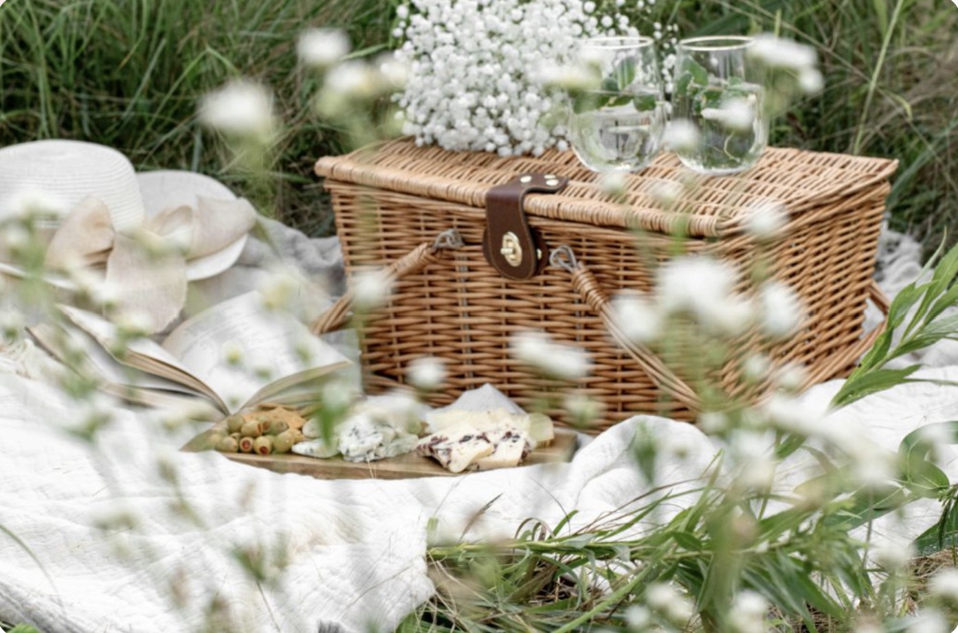 Can Dining Alfresco Improve Your Well-Being?